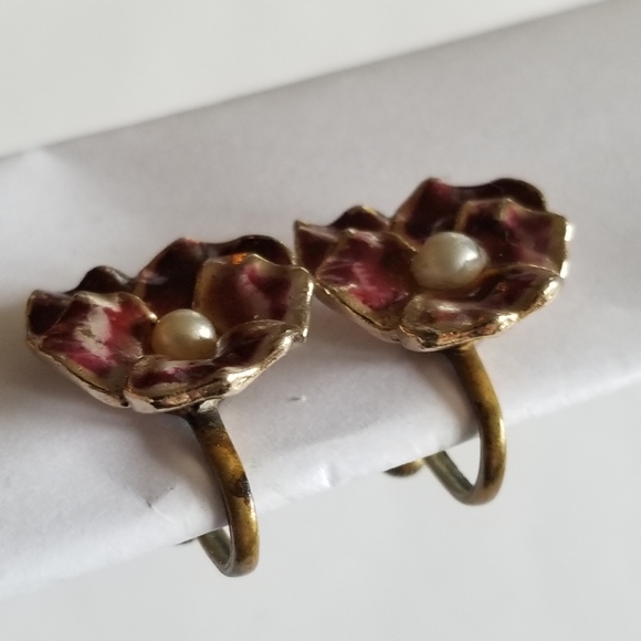 Relisted -Vintage pansy earrings enamel flower floral gold tone red maroon - Picture 2 of 11